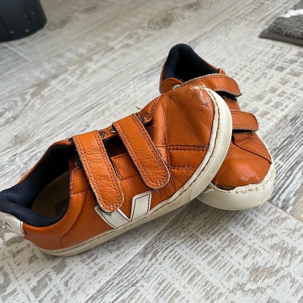 KIDs VEJA V-IO SNEAKER orange leather low top Velcro sneakers size 12 toddler